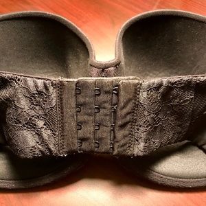 Strapless Victoria’s Secret Bra. Body by Victoria